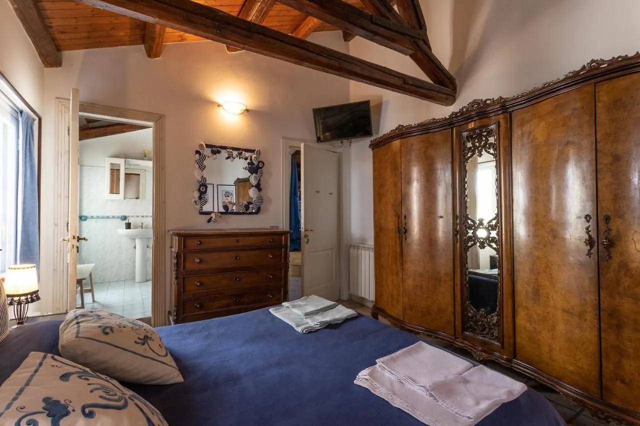 Zefiro Rooms Catania 0*,