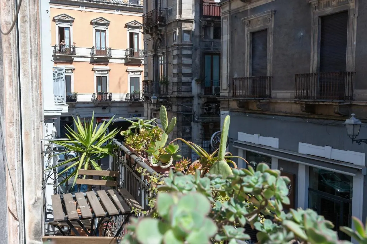 Zefiro Rooms Catania Guest house